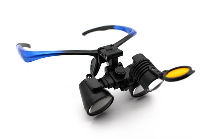 Dental Headlights vs Conventional Overhead Lamp