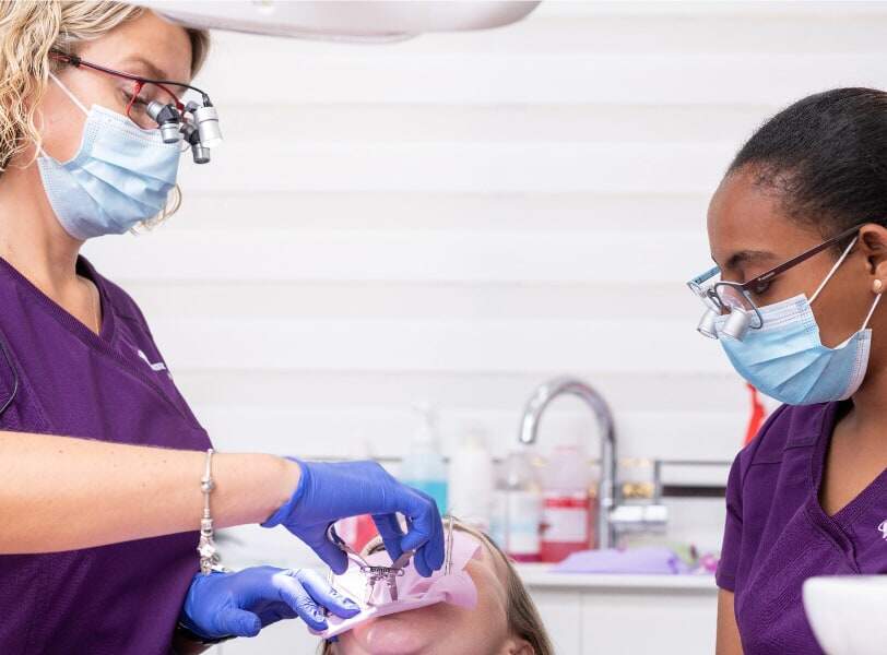 Battery Life vs. Brightness: Finding the Balance in Dentist Headlights