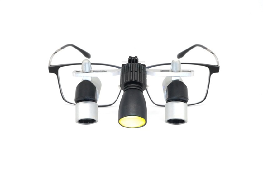 Wired vs. Wireless Dental Headlights